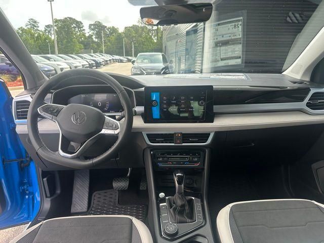 2025 Volkswagen Taos SE - Photo 15
