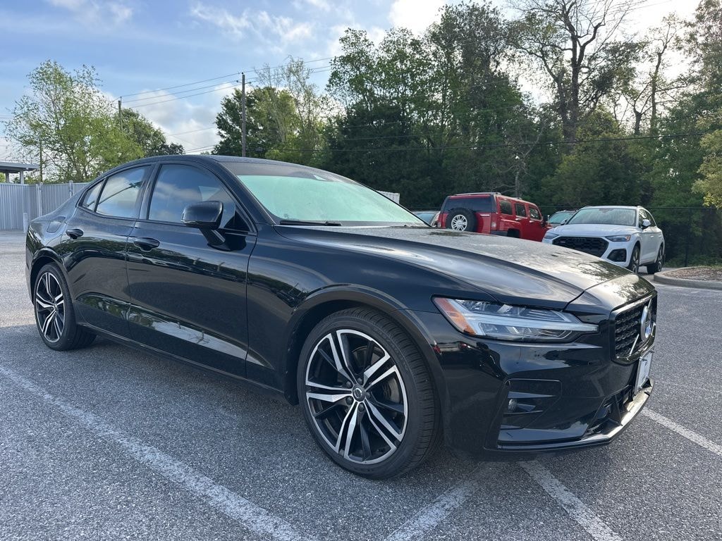 Used 2021 Volvo S60 T5 R-Design Sedan