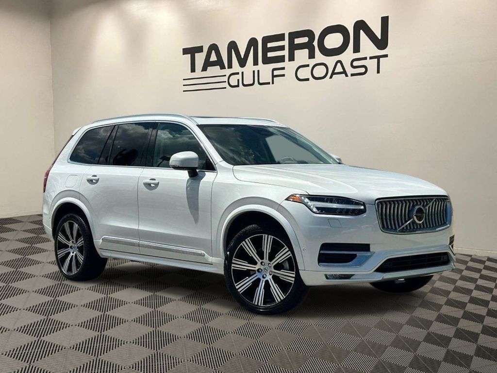 2024 Volvo XC90 B5 Plus Bright theme 4WD's photo