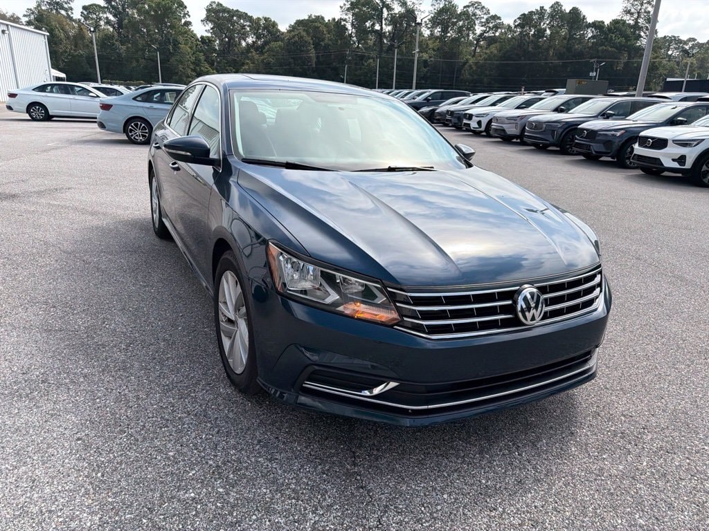 Used 2018 Volkswagen Passat 2.0T SE Sedan