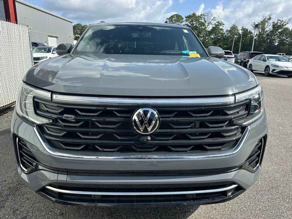 Used 2025 Volkswagen Atlas Cross Sport 2.0T SEL Premium R-Line SUV