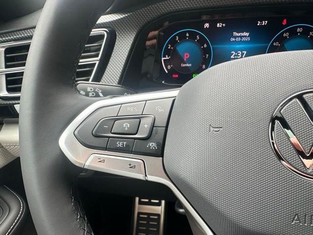 2025 Volkswagen Atlas Cross Sport SEL Premium R-LINE - Photo 17