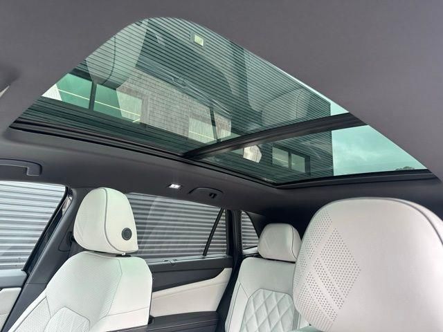 2025 Volkswagen Atlas Cross Sport SEL Premium R-LINE - Photo 14