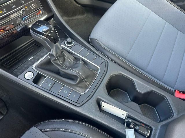 2025 Volkswagen Jetta SE - Photo 25