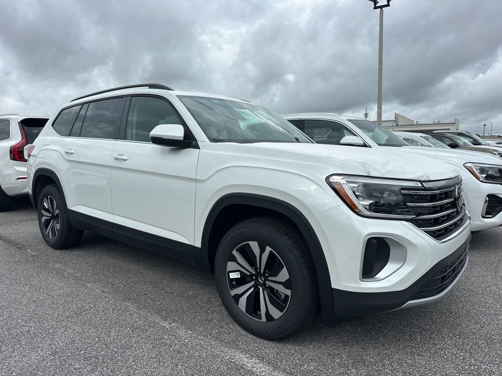 2026 Volkswagen Atlas 2.0T SE's photo