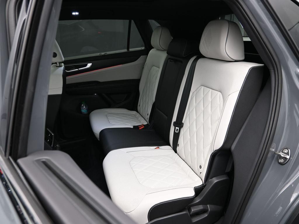 2025 Volkswagen Atlas Cross Sport SEL Premium R-LINE - Photo 9