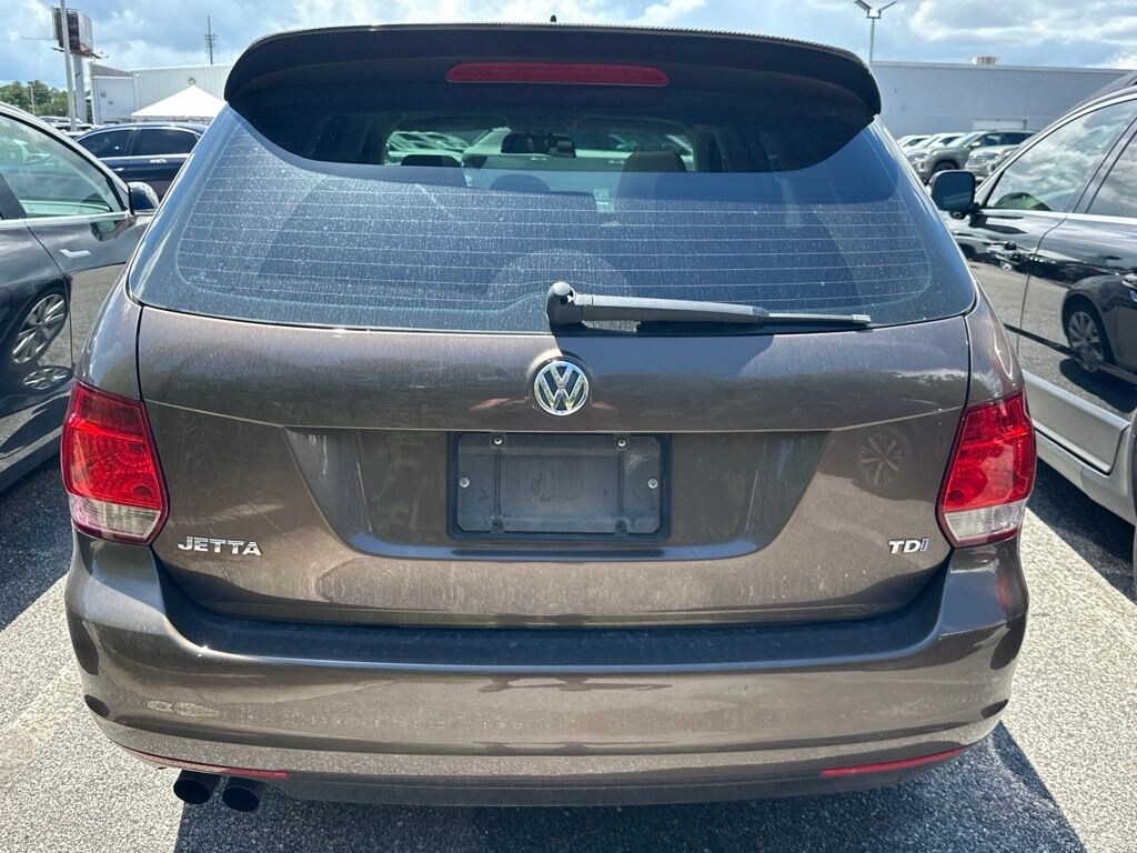 Used 2013 Volkswagen Jetta SportWagen 2.0L TDI w/Sunroof/Navigation Wagon