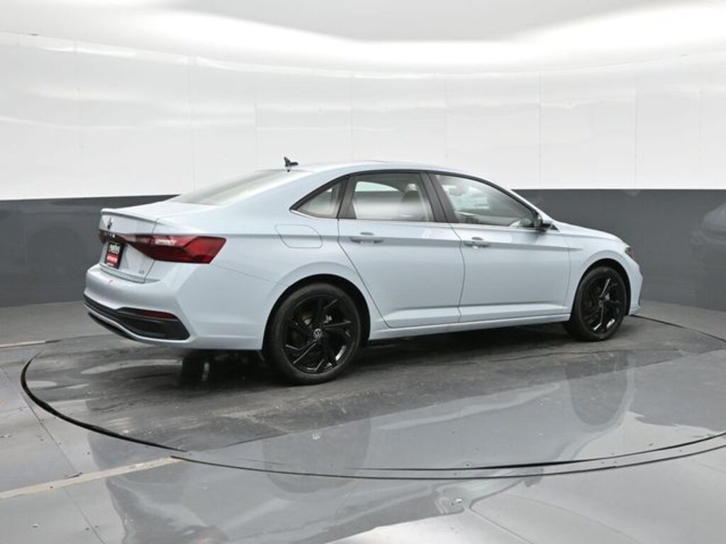 New 2026 Volkswagen Jetta 1.5T SE Sedan