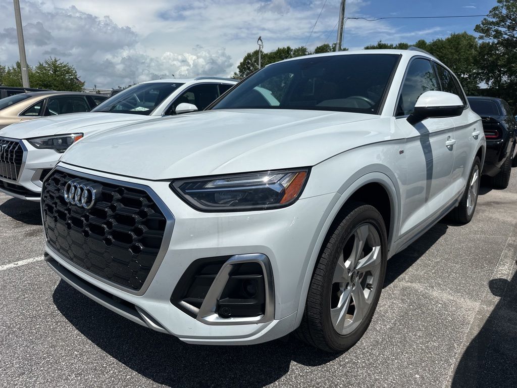 2023 Audi Q5 45 Premium Plus's photo