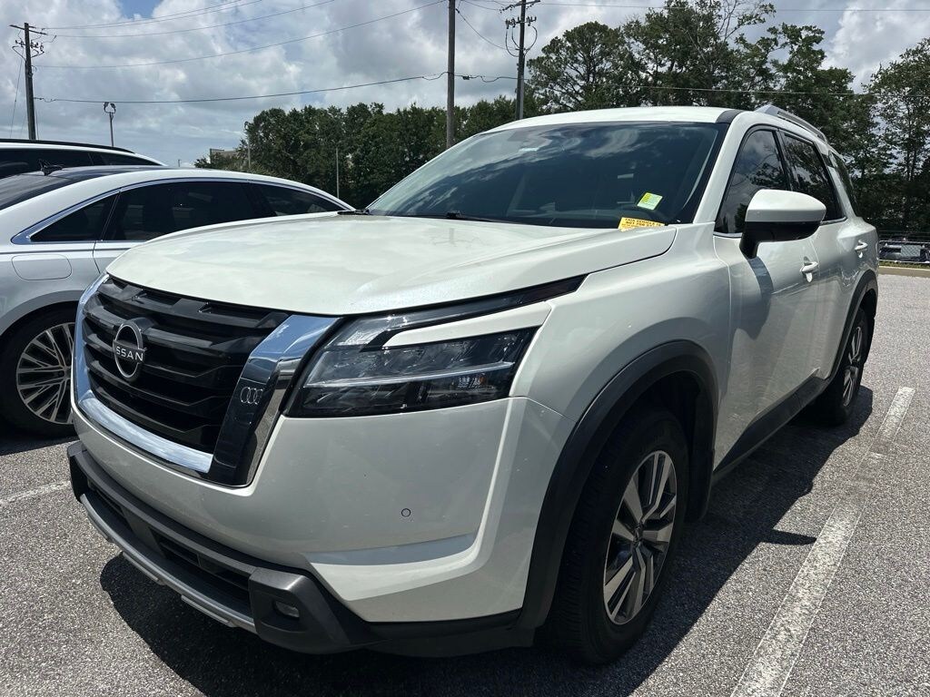 Used 2022 Nissan Pathfinder SL SUV