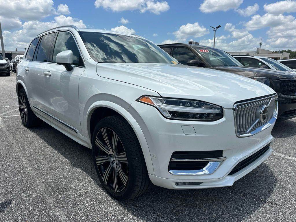 2024 Volvo XC90 B5 Plus Bright theme 4WD's photo