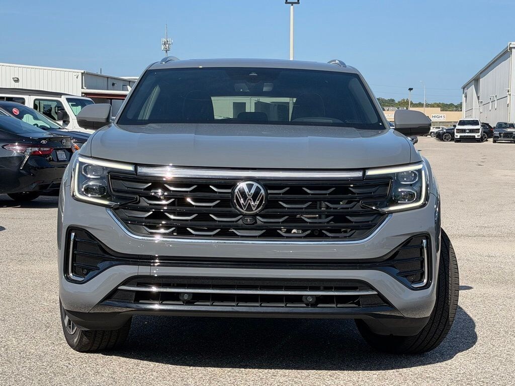 Used 2025 Volkswagen Atlas Cross Sport 2.0T SEL Premium R-Line SUV
