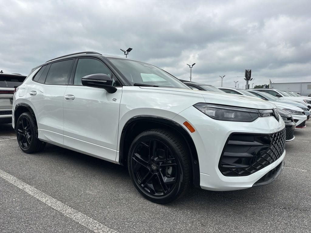 2026 Volkswagen Tiguan SE R-LINE BLACK