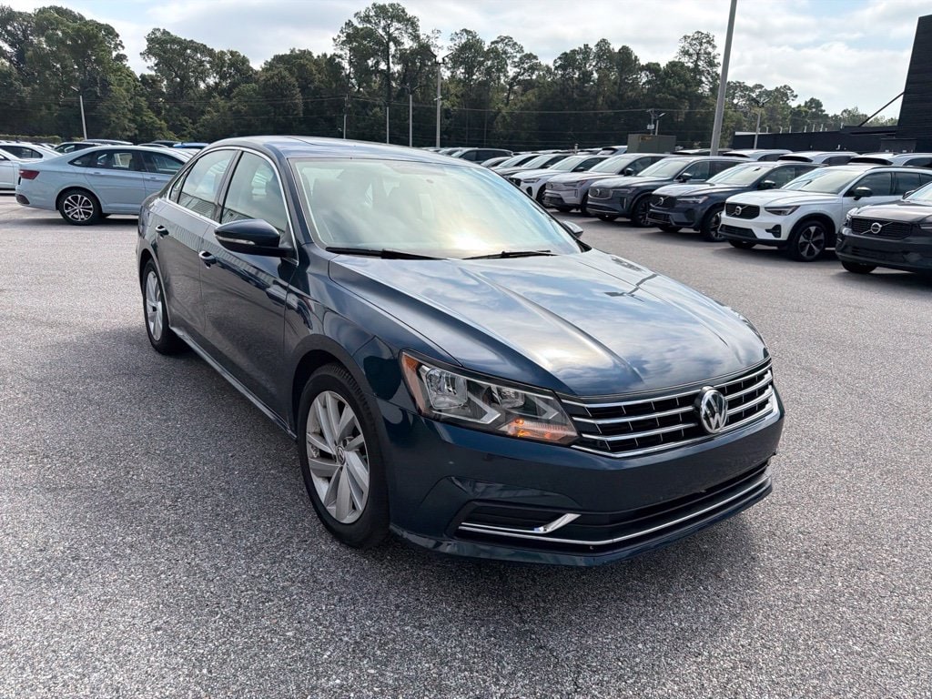 Used 2018 Volkswagen Passat 2.0T SE Sedan