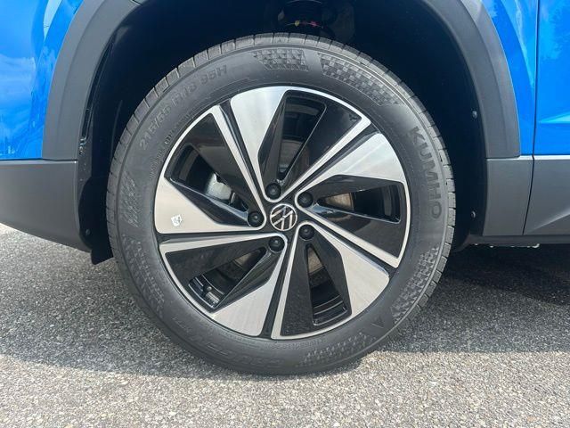 2025 Volkswagen Taos SE - Photo 10
