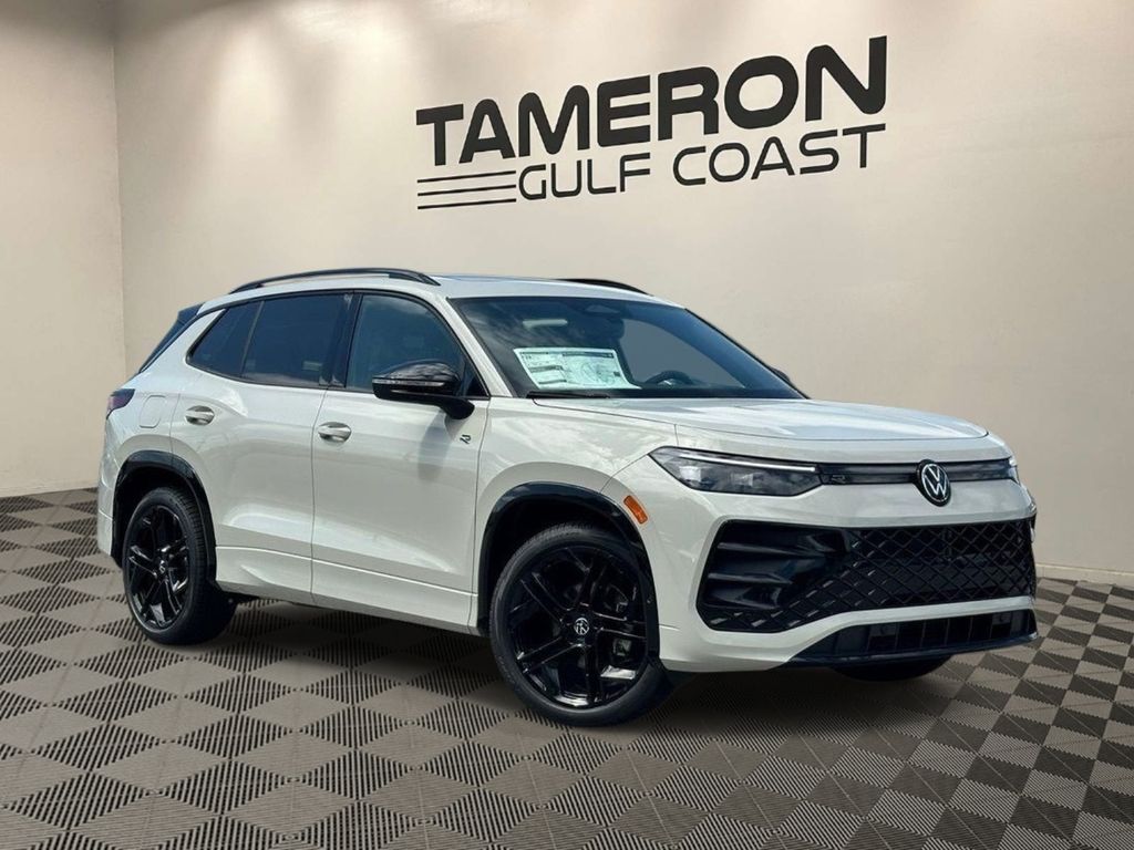 2026 Volkswagen Tiguan 2.0T SE R-Line Black's photo