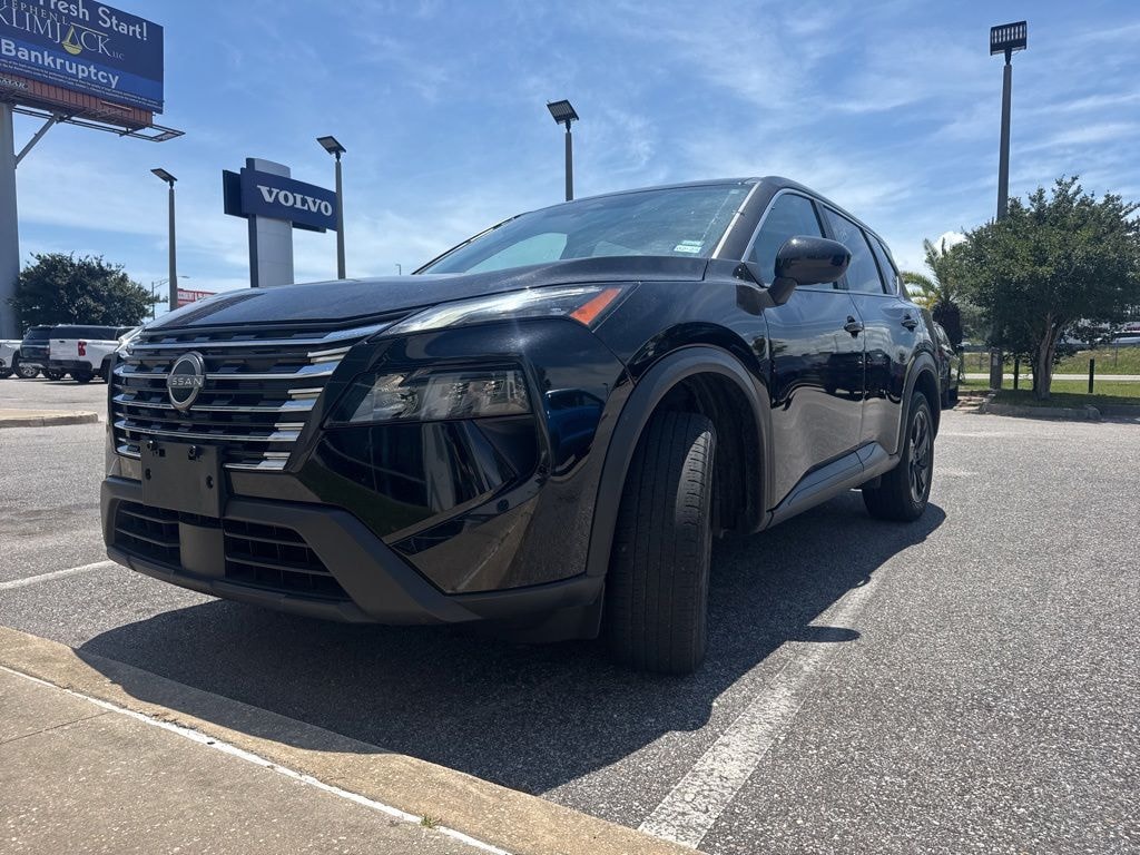 Used 2024 Nissan Rogue SV SUV