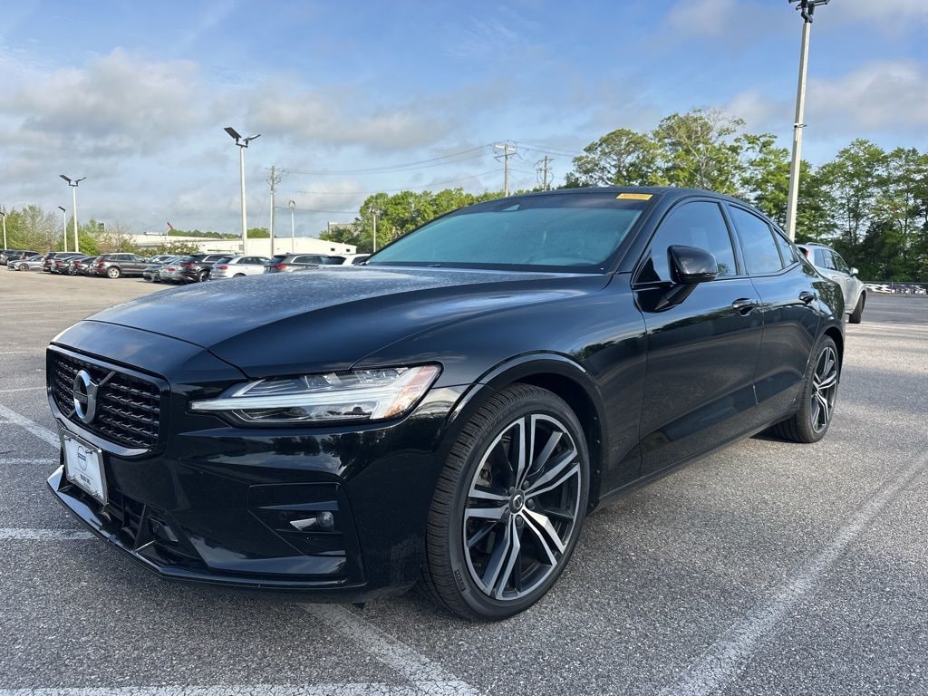 Used 2021 Volvo S60 T5 R-Design Sedan