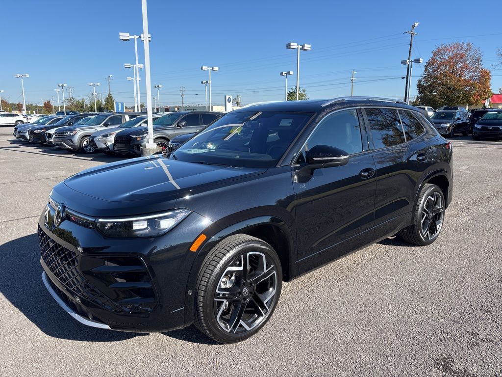 2026 Volkswagen Tiguan SEL R-LINE TURBO's photo