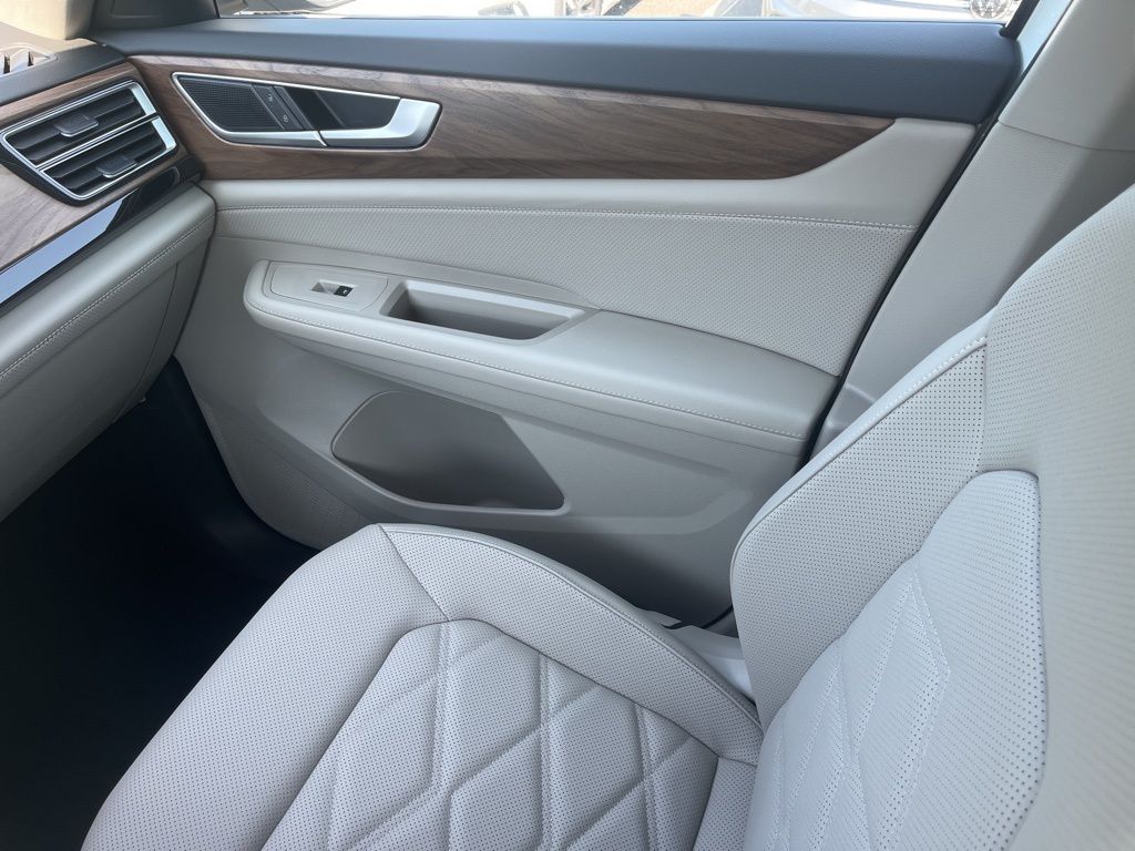 2026 Volkswagen Atlas SE w/Tech - Photo 25