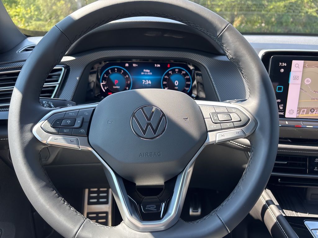 2026 Volkswagen Atlas Cross Sport SEL Premium R-LINE - Photo 14