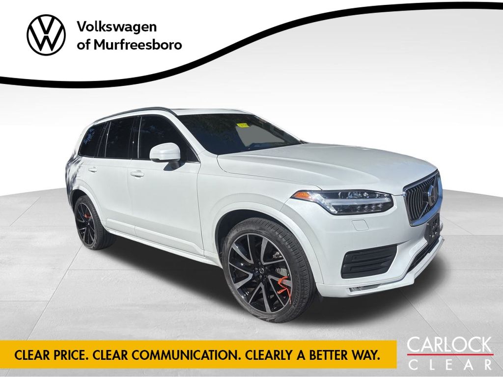 2022 Volvo XC90 T6 AWD Momentum photo 3