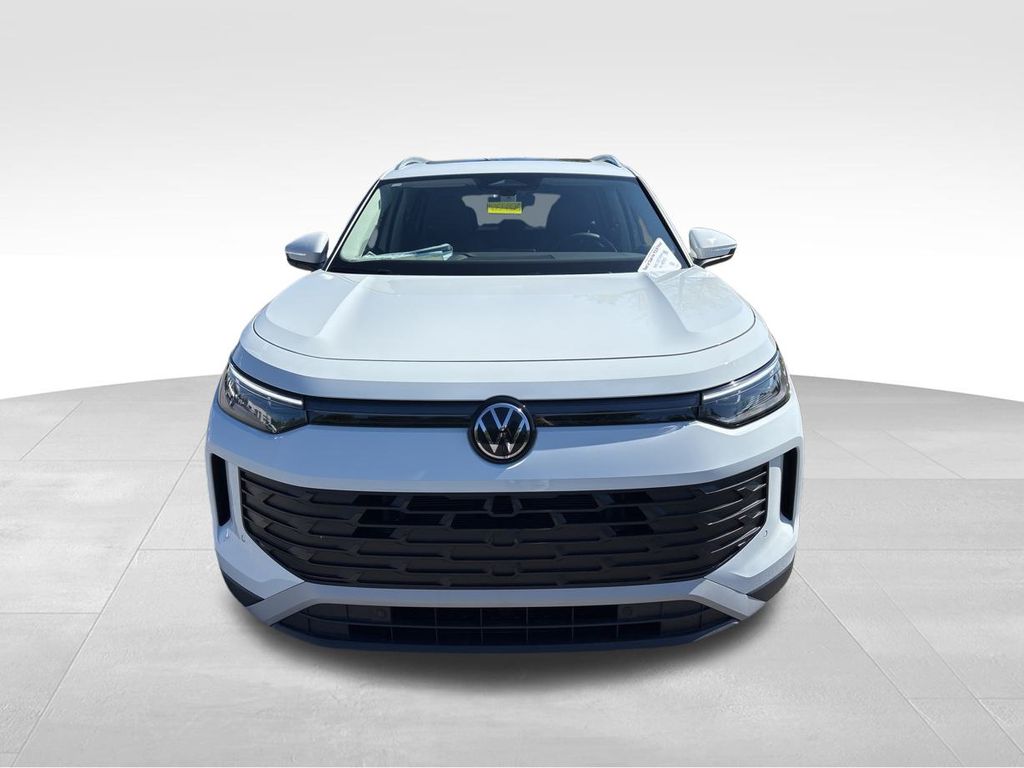 2025 Volkswagen Tiguan SE photo 2