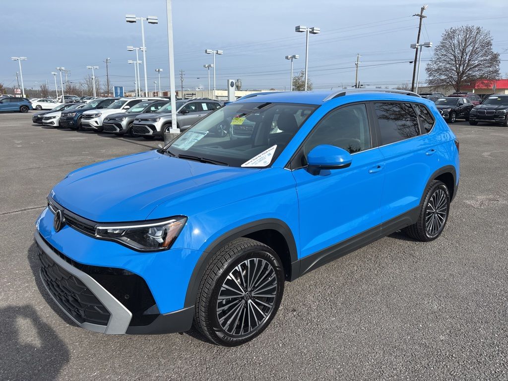 2026 Volkswagen Taos SE's photo