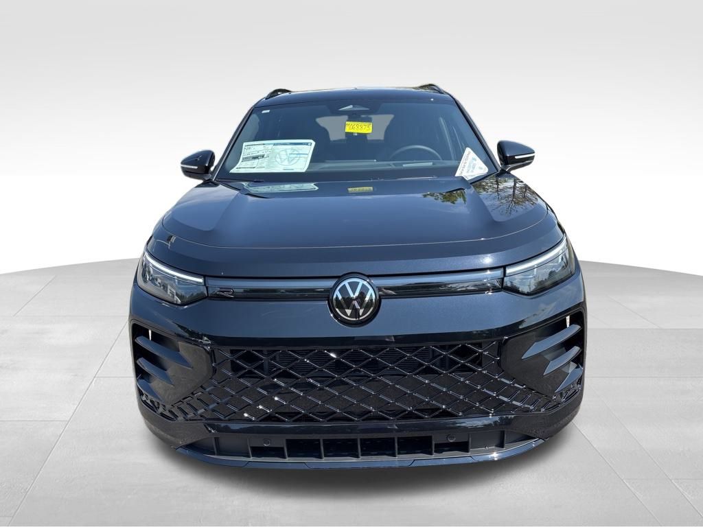 2025 Volkswagen Tiguan SE R-Line Black photo 2