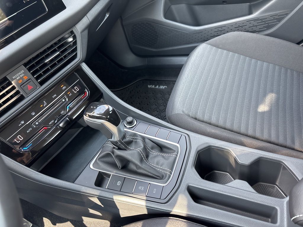 2025 Volkswagen Jetta S - Photo 18