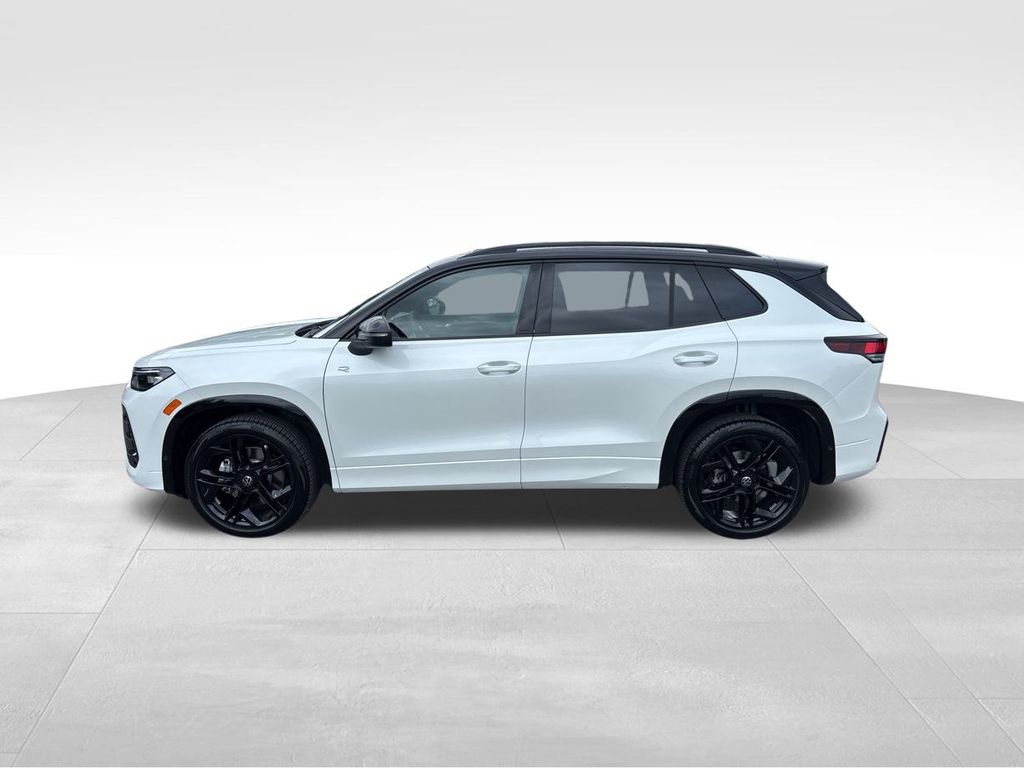 2025 Volkswagen Tiguan SE R-Line Black photo 3