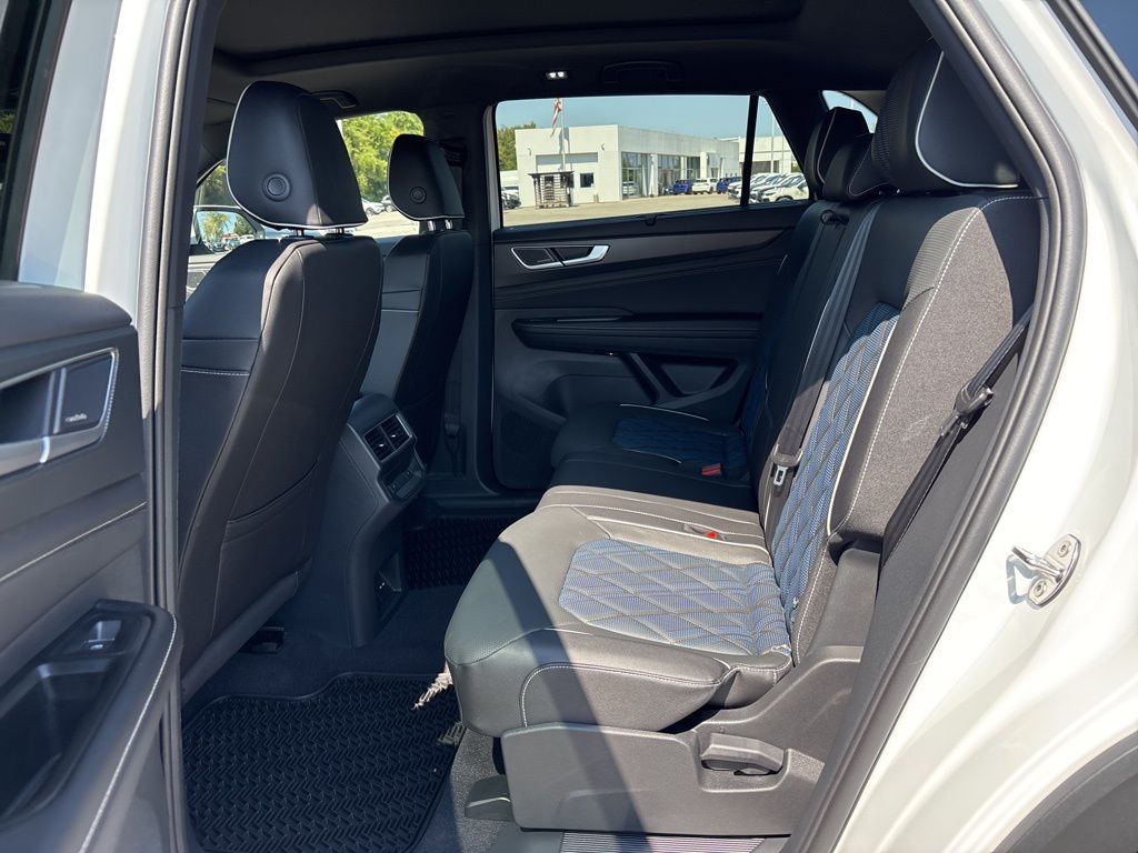 2026 Volkswagen Atlas Cross Sport SEL Premium R-LINE - Photo 23