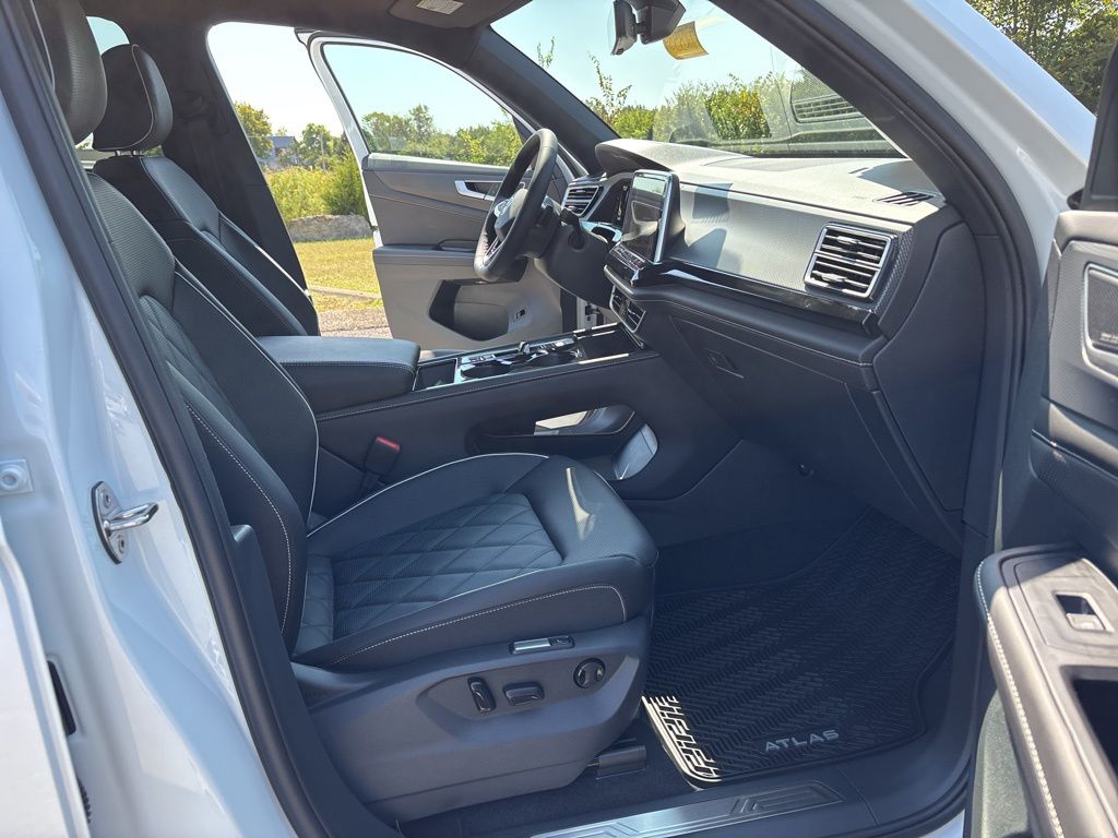 2026 Volkswagen Atlas Cross Sport SEL Premium R-LINE - Photo 22