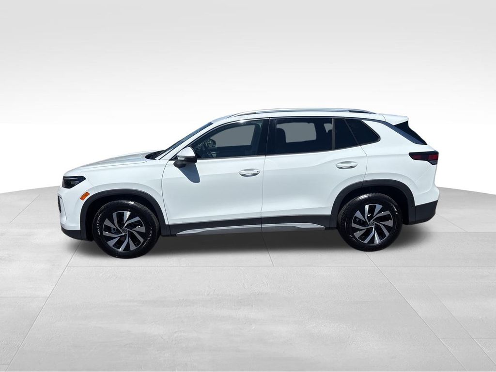 2025 Volkswagen Tiguan S photo 3