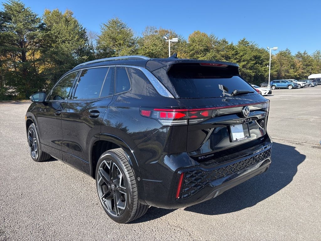 New 2026 Volkswagen Tiguan 2.0T SEL R-Line SUV
