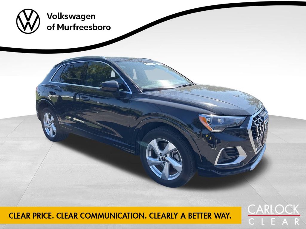 2022 Audi Q3 40 TFSI Premium photo 2