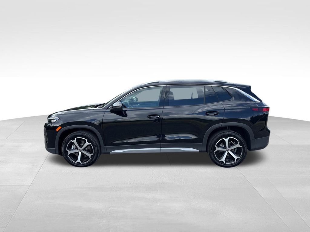 2025 Volkswagen Tiguan SE photo 3