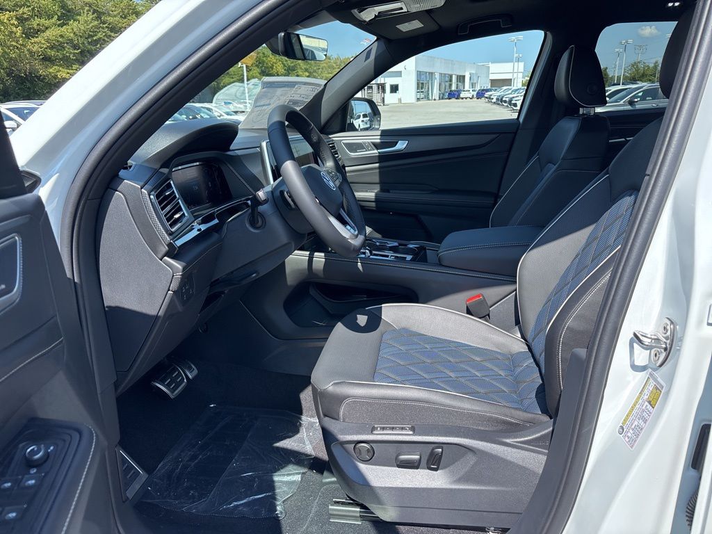 2026 Volkswagen Atlas Cross Sport SEL Premium R-LINE - Photo 13