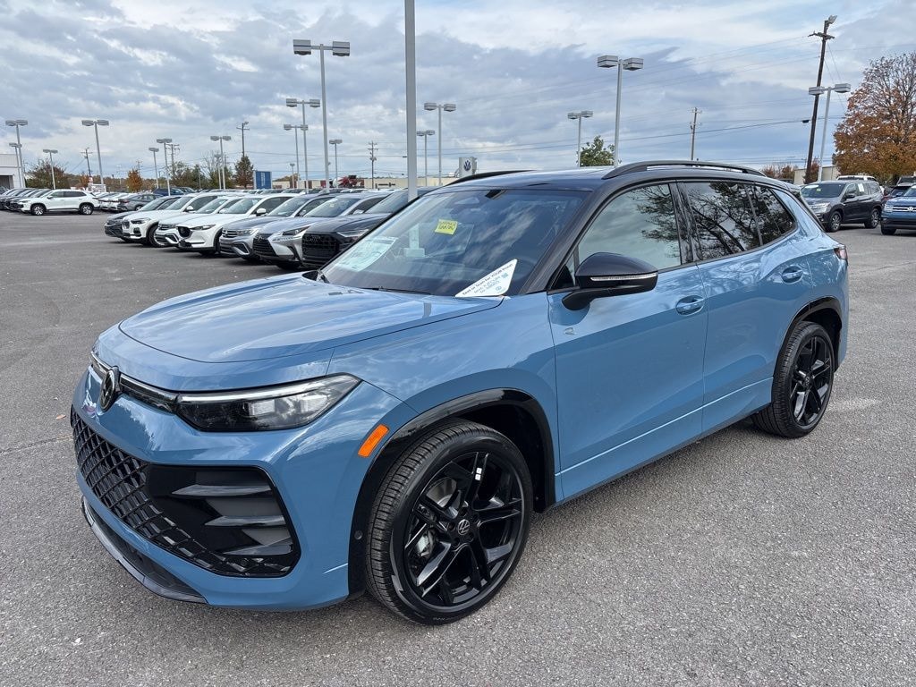 New 2026 Volkswagen Tiguan 2.0T SE R-Line Black SUV