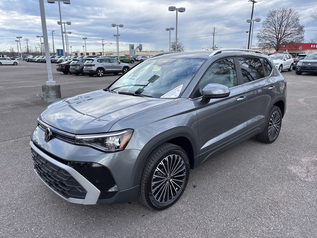 2026 Volkswagen Taos SE's photo