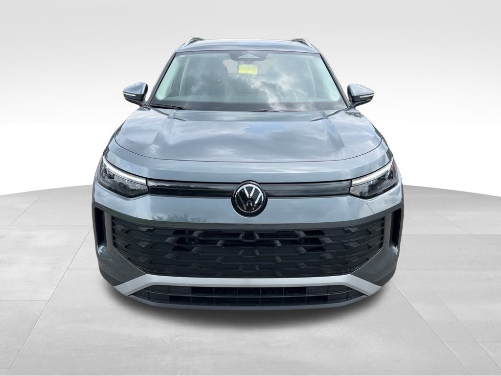2025 Volkswagen Tiguan S photo 2