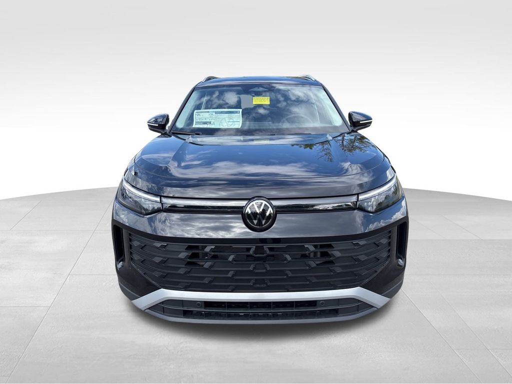 2025 Volkswagen Tiguan SE photo 2