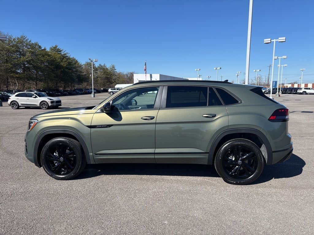 New 2026 Volkswagen Atlas Cross Sport 2.0T SEL R-Line Black SUV