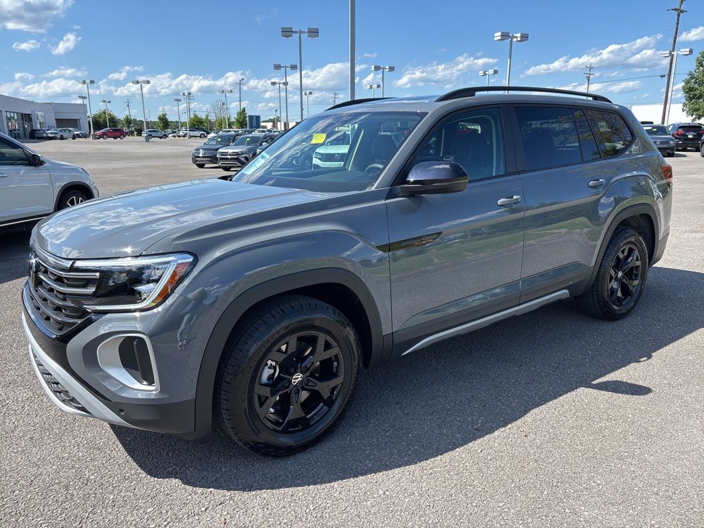 2025 Volkswagen Atlas Atlas Peak Edition's photo