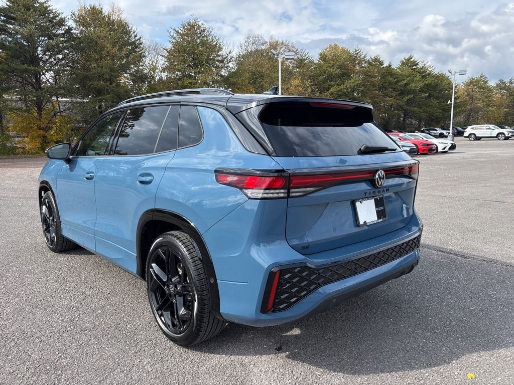 New 2026 Volkswagen Tiguan 2.0T SE R-Line Black SUV