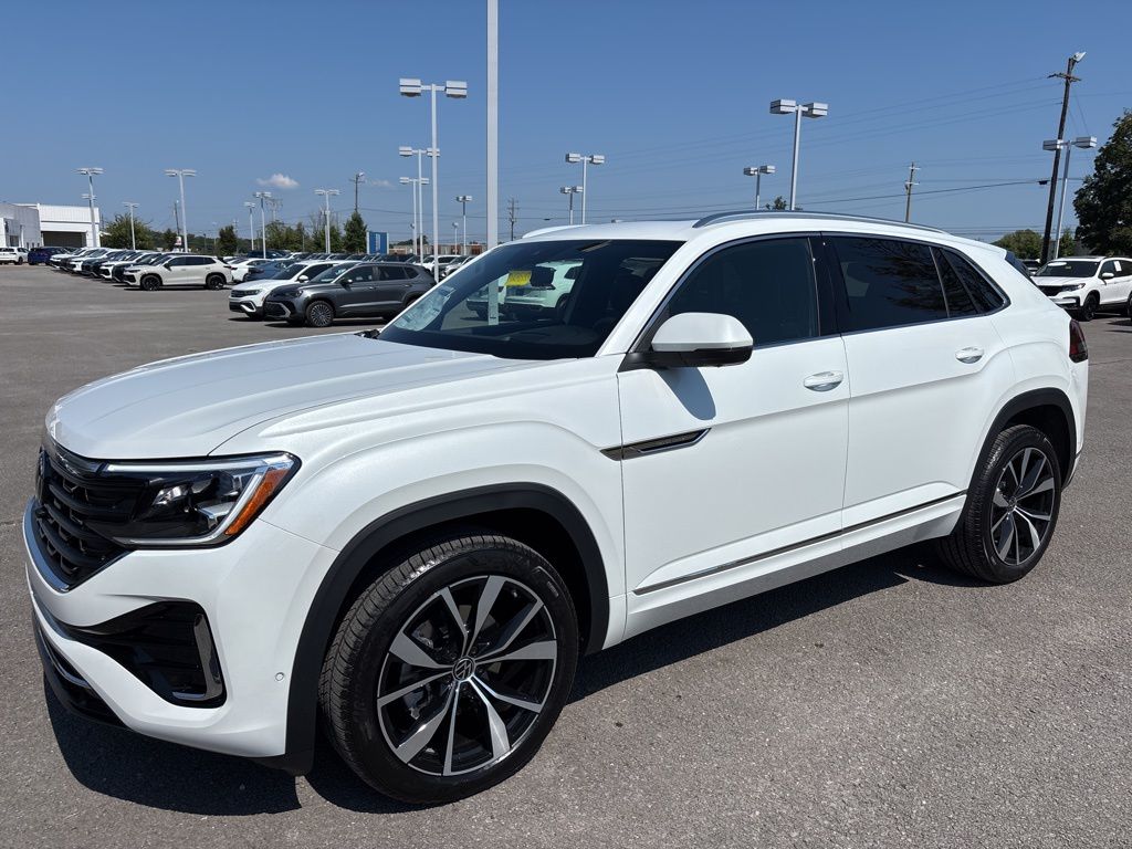 2026 Volkswagen Atlas Cross Sport SEL Premium R-LINE's photo