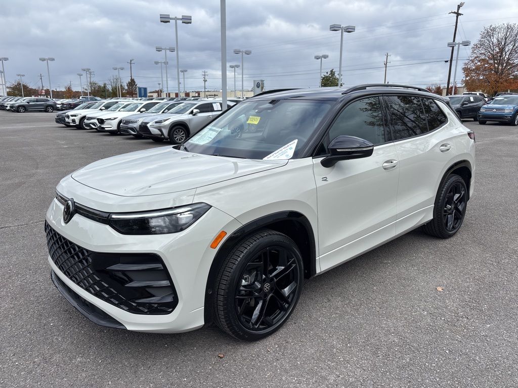 2026 Volkswagen Tiguan SE R-LINE BLACK's photo