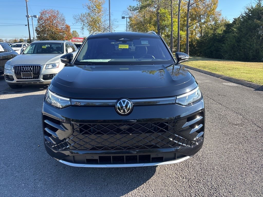 New 2026 Volkswagen Tiguan 2.0T SEL R-Line SUV