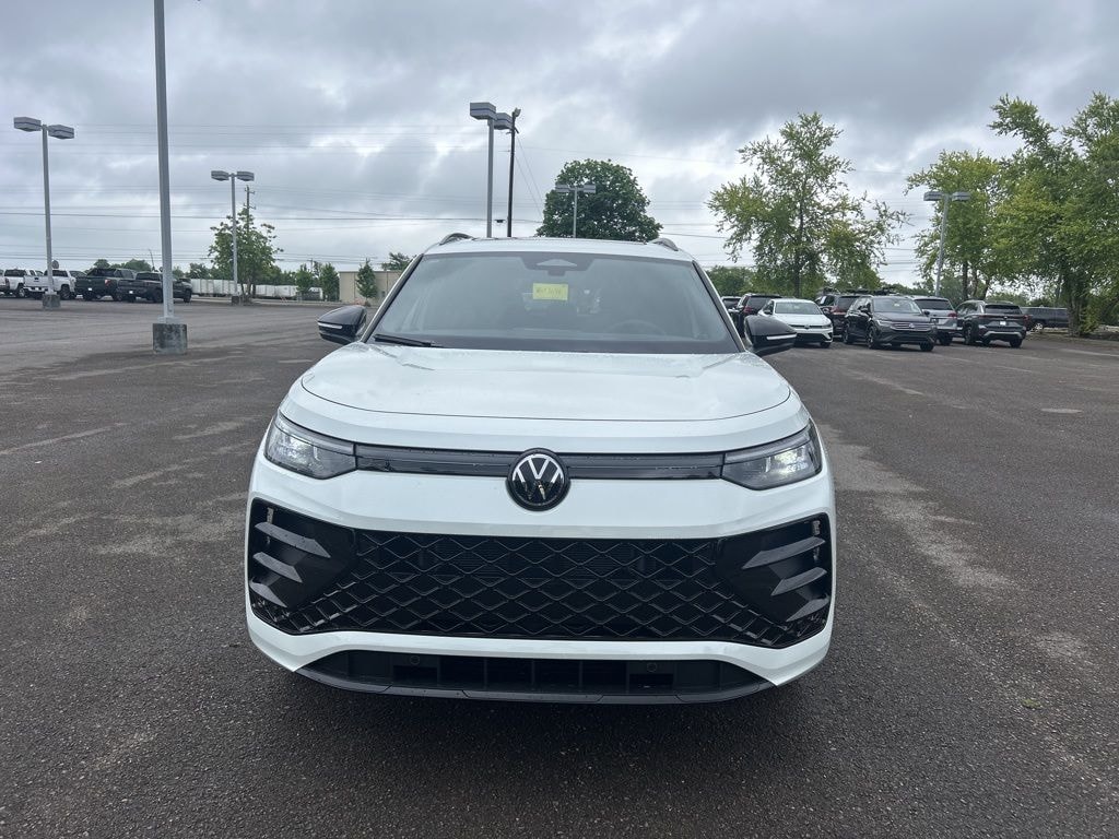New 2026 Volkswagen Tiguan 2.0T SE R-Line Black SUV