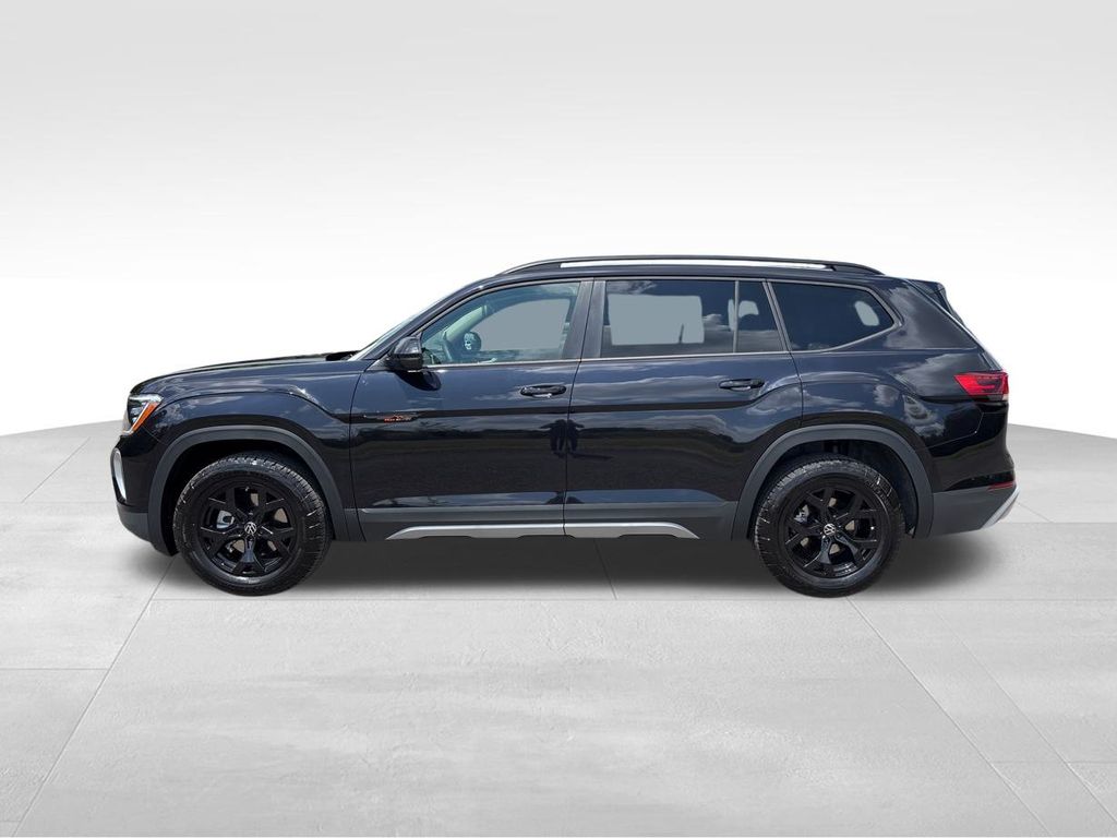 2026 Volkswagen Atlas Peak Edition SE photo 3
